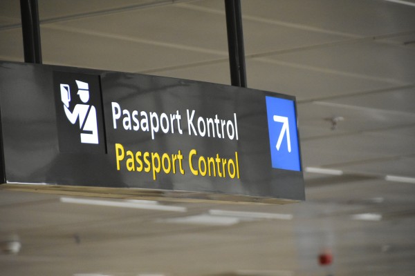 Русско-немецкий разговорник для путешественников в аэропорту Германии